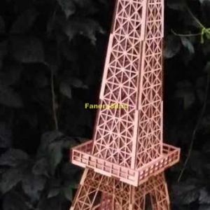 Эйфелева башня модель